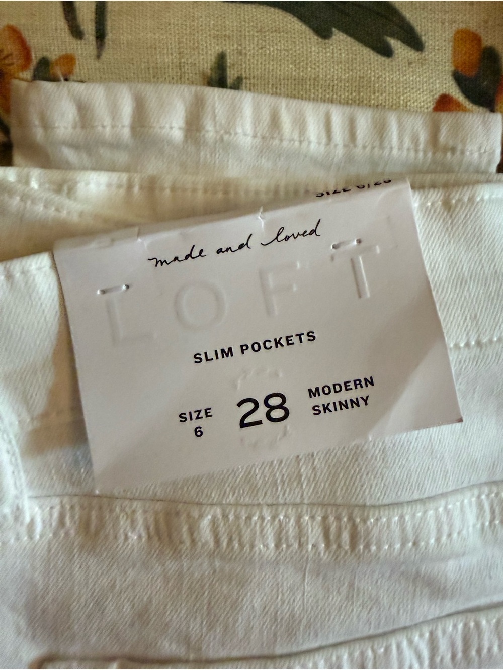 LOFT White Modern Skinny Jeans - Slim Pockets (Size 28)